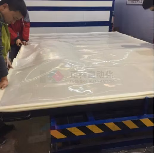Cina 2023 Macchina automatica da tavolo per frantumazione di taglio con caricamento della pietra in lastra di vetro CNC tutto in uno ad alta efficienza, produttore di vetro temperato laminato